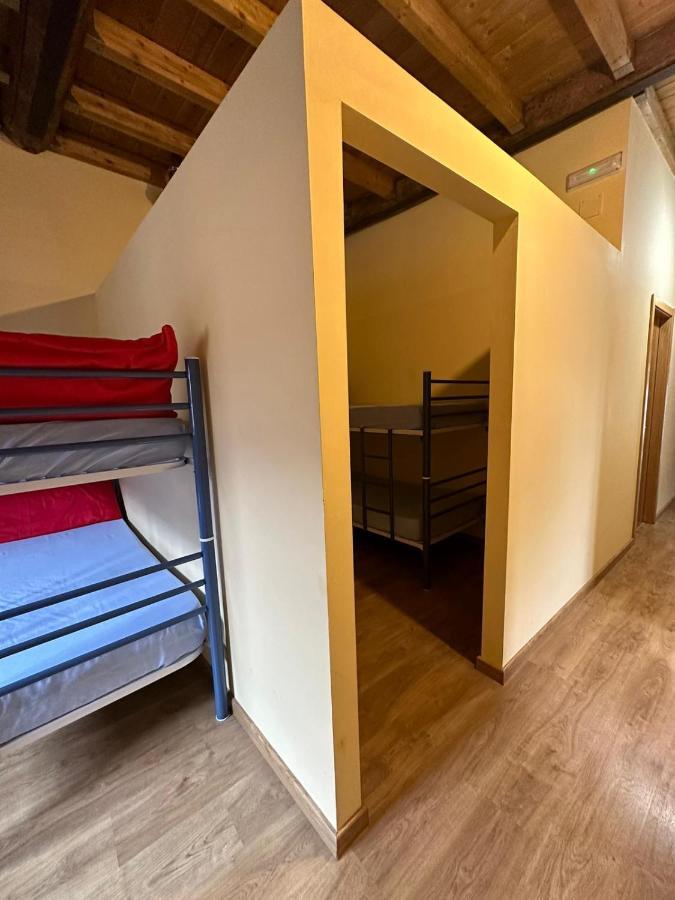 Albergue De Peregrinos Compostela โมลีนาเซกา ภายนอก รูปภาพ